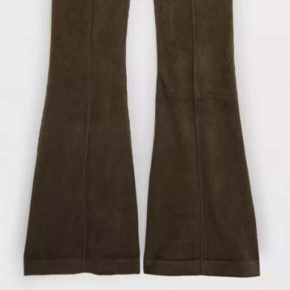 NEW Aerie Women's Groove-On Rib Velour High Waisted Flare Pant Olive - Picture 11 of 12